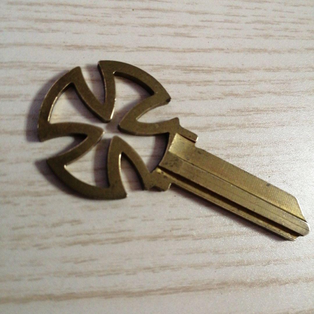 INDEPENDENT　インディペンデント　アイアンクロス　ブランクキー　金　鍵
