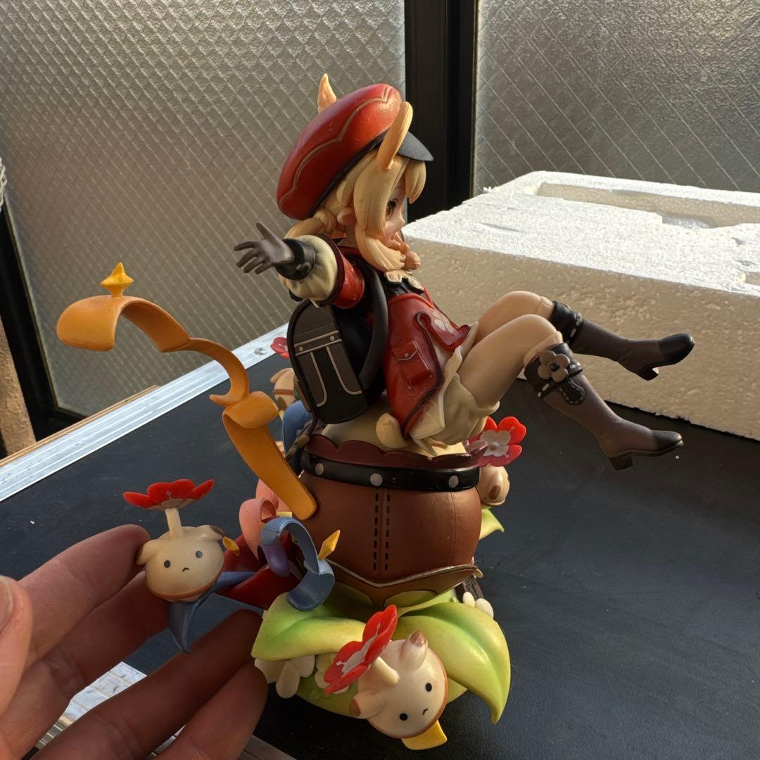 フィギュア 花と植物デザイン