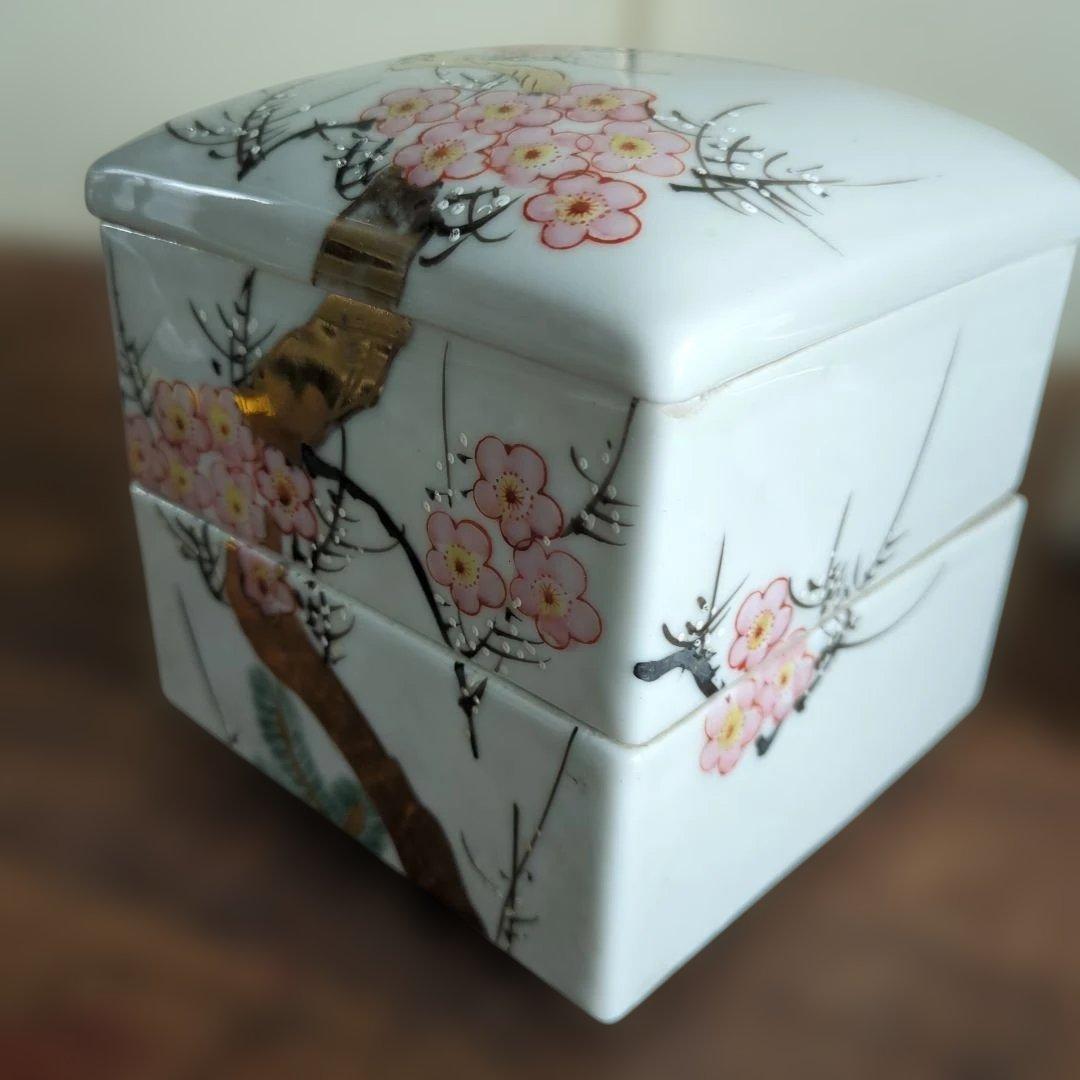 骨董　段重箱　陶器　松竹梅　三段重　アンティーク　物入　おせち
