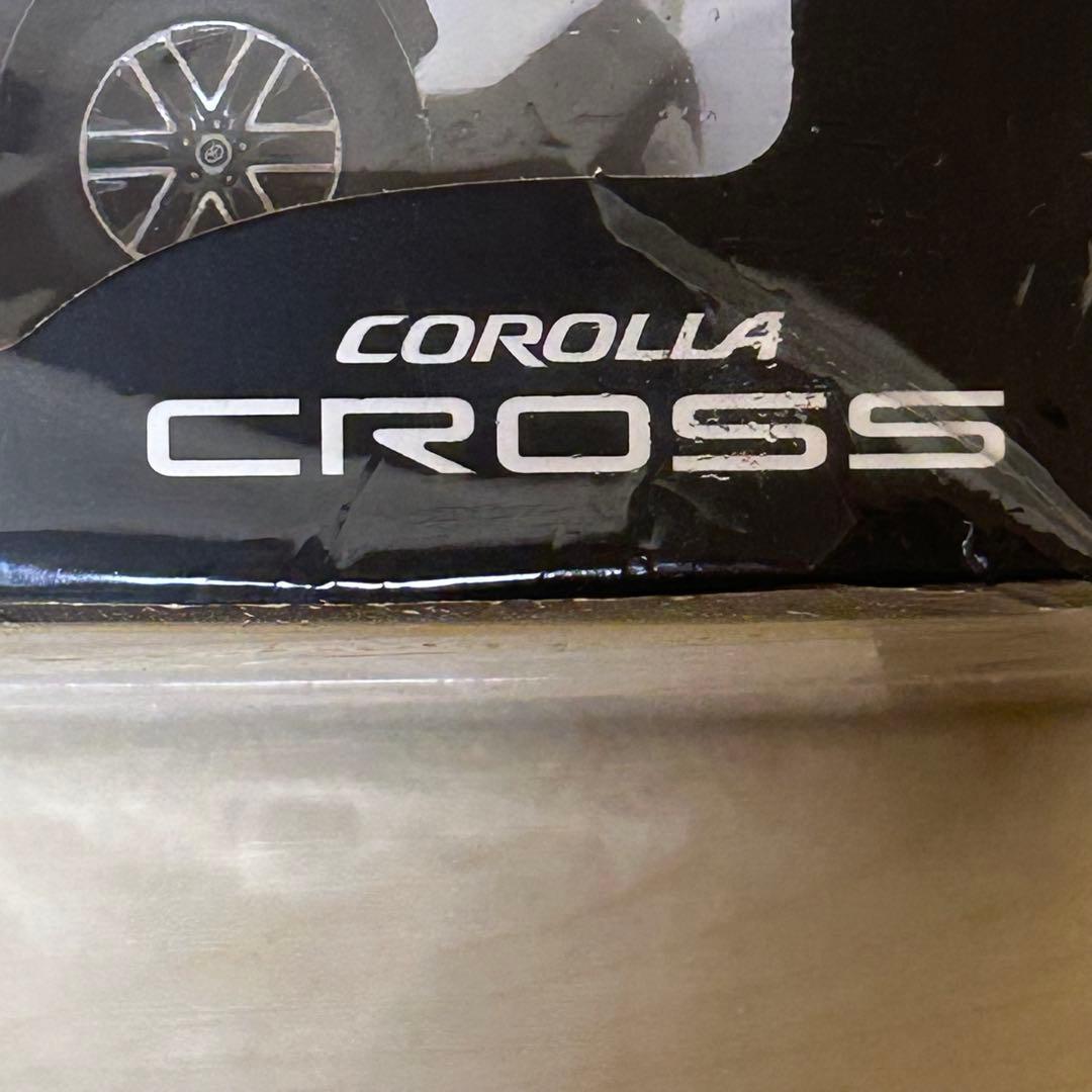 COROLLA CROSS ミニカー 1/30スケール ダイキャスト製