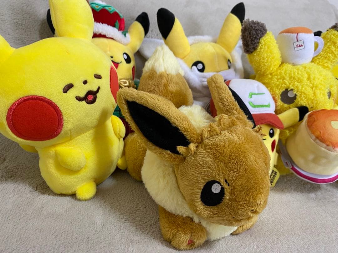 ポケモンセンターオリジナル ピカチュウ イーブイぬいぐるみ9体 まとめ売り