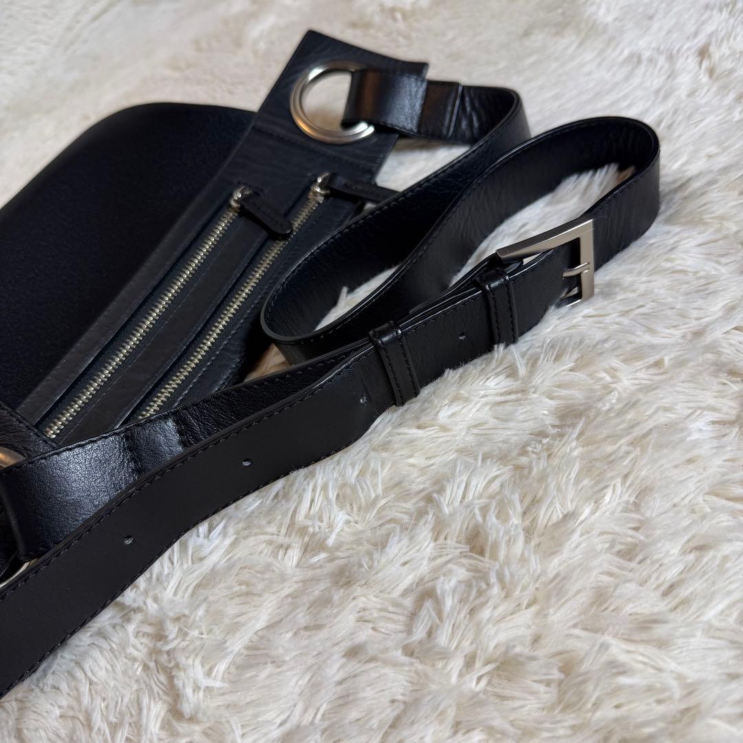 極美　kawa-kawa カワカワ　Wet　ボディバッグ　斜めがけ　肩掛け　金具