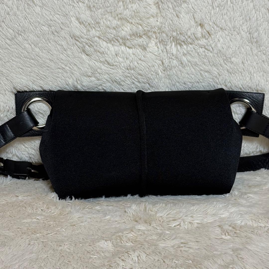 極美　kawa-kawa カワカワ　Wet　ボディバッグ　斜めがけ　肩掛け　金具