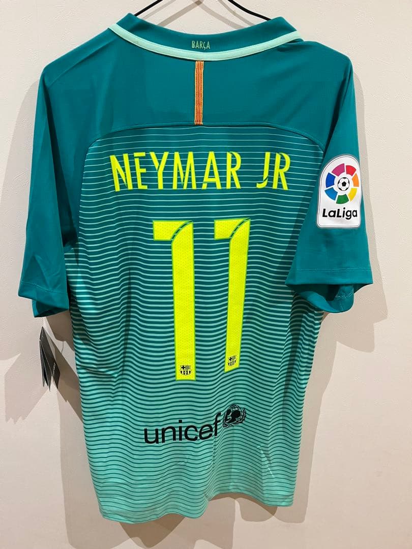 サッカー　NIKE バルセロナ ネイマール　ユニフォーム　未使用、タグ付き