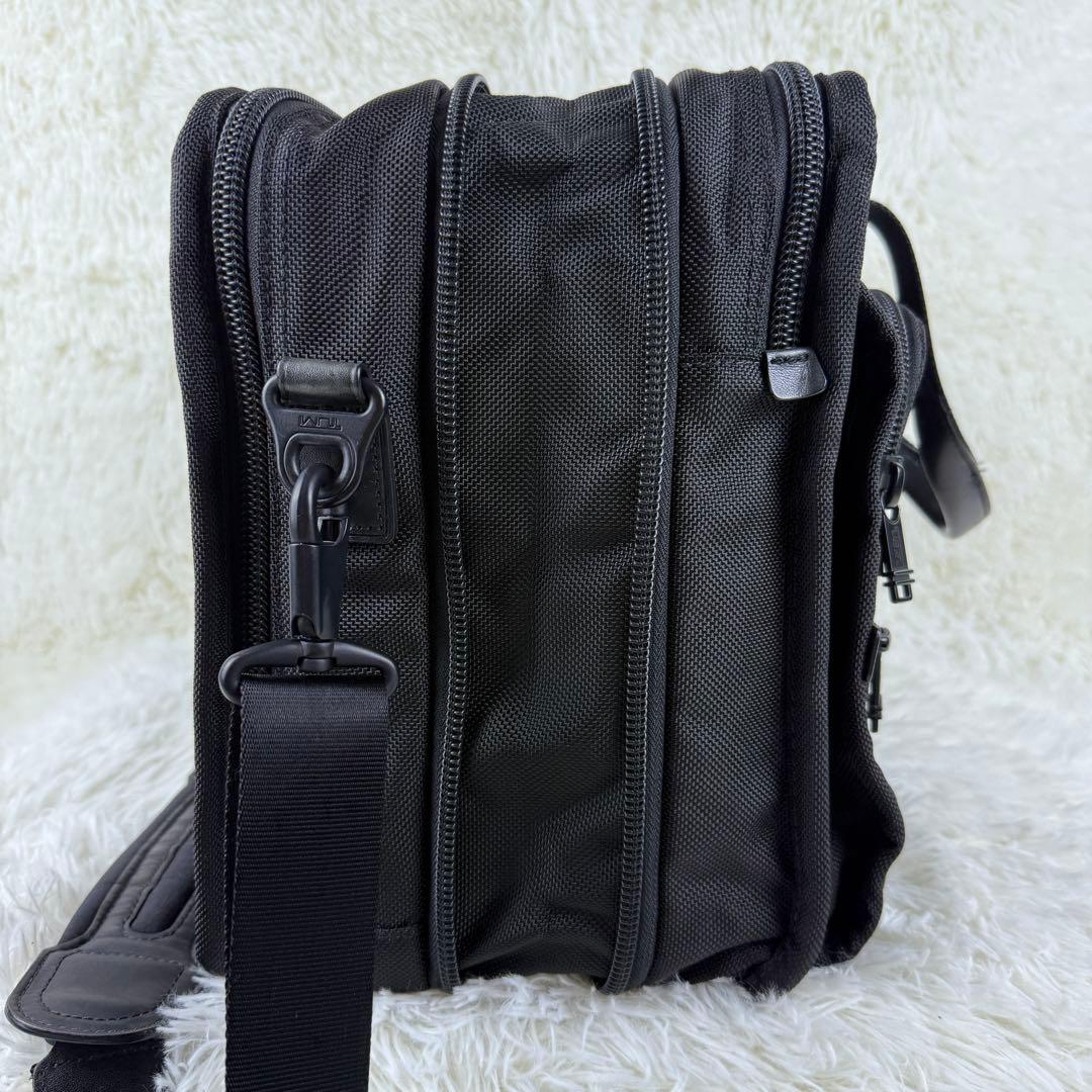 【完品】トゥミ アルファ ビジネス ショルダー エクスパンダブル 26141DH