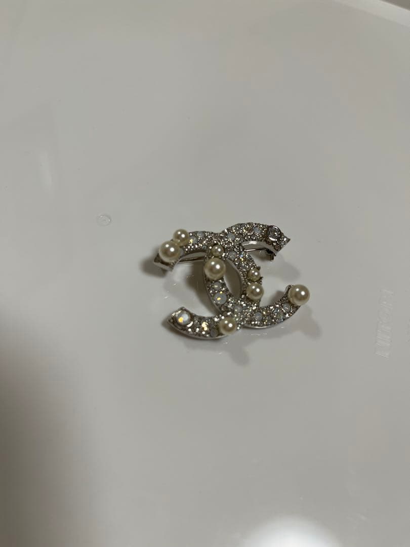 本日24時までまで大大特価セールシャネル　CHANEL ブローチココマークパール