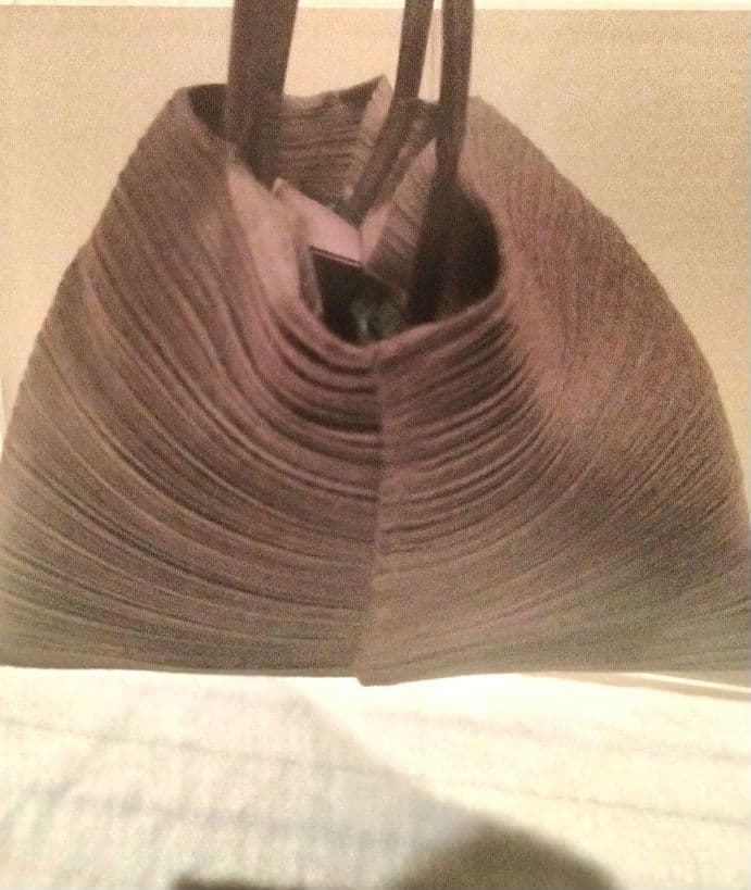 希少新品 イッセイミヤケプリーツプリーズ茶色トートバッグ変形手さげバッグ