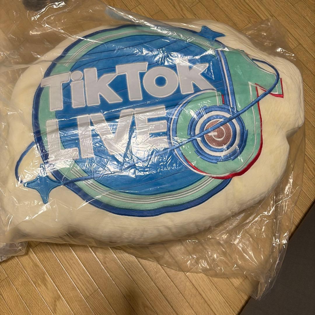 TikTok LIVEクッション ２個セット　おまけキーチェーン2個付き