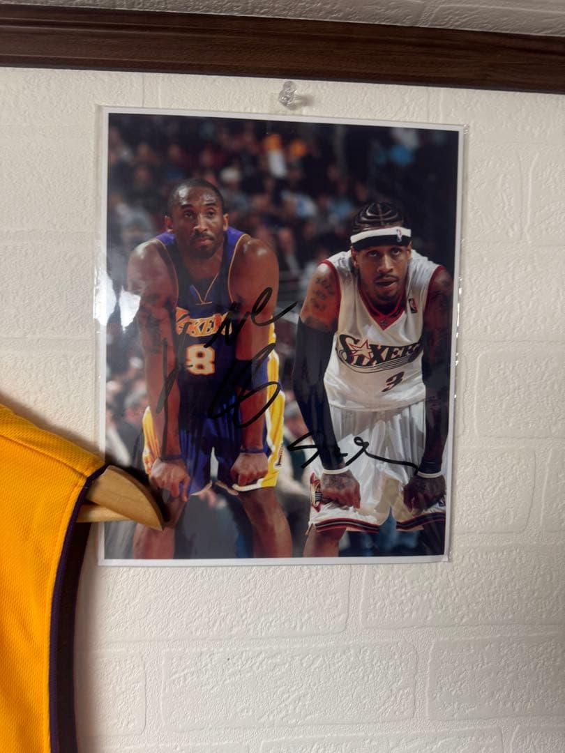 も*か様 サイン入りコービー・ブライアントとアイバーソンの写真