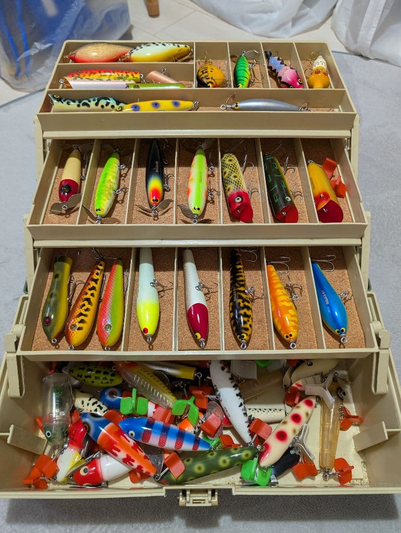 バス　トップウォータープラグ　５２個まとめ売り