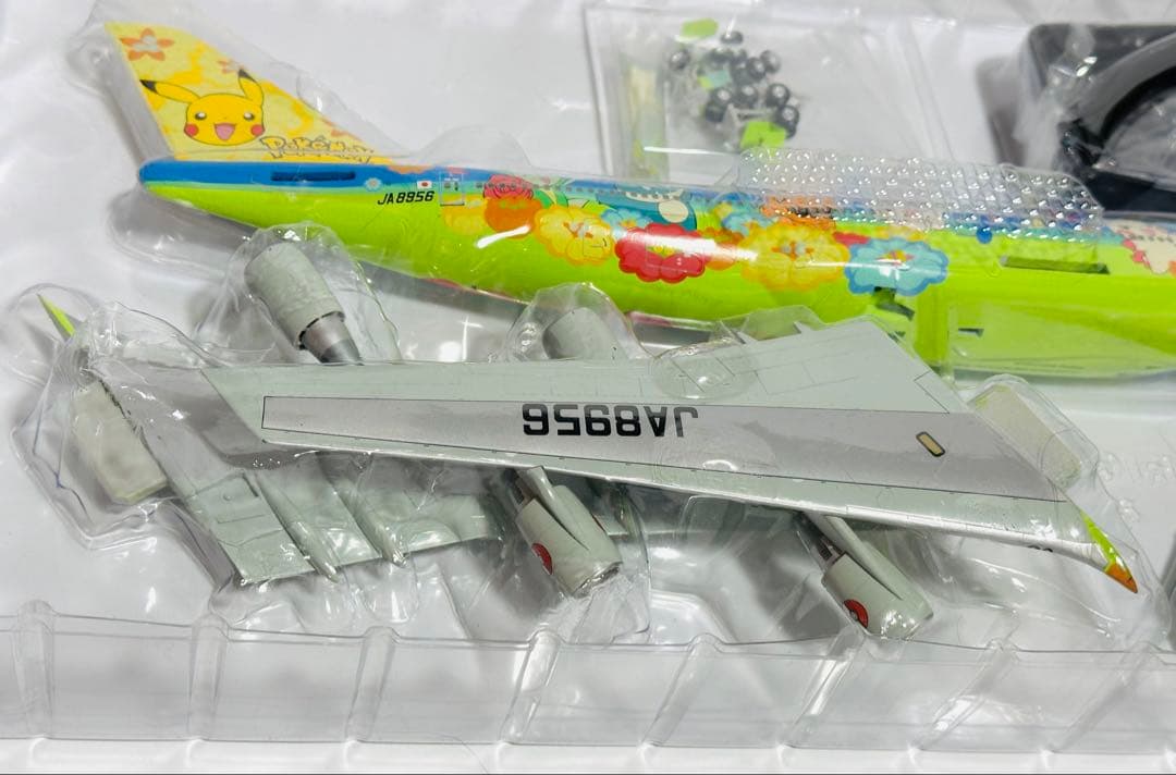 全日空商事 1/200 ANAポケモンジェット B747-400 NH20011