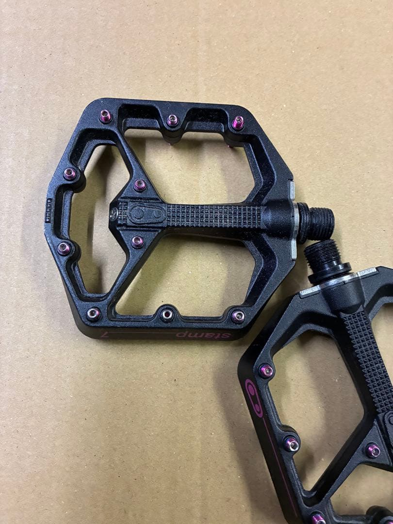 Crankbrothers Stamp7 フラットペダル burakku
