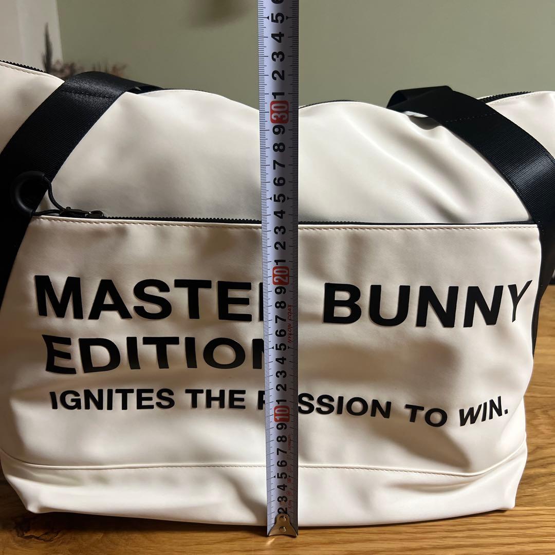 マスターバニーロッカーバック