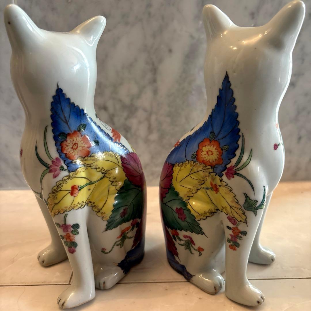 アンティーク　妖艶な瞳と手描きのお花が芸術的な珍しいペア猫ちゃん