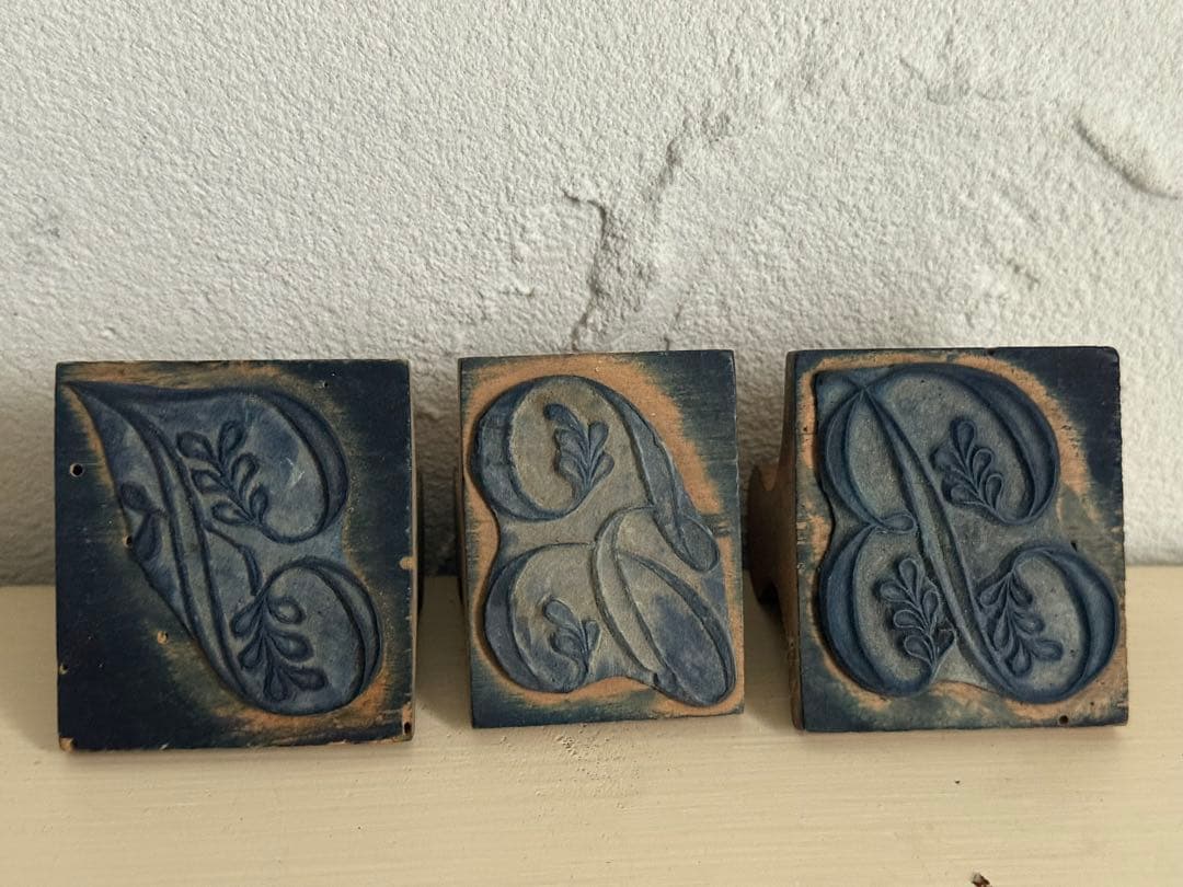 フランスアンティーク　モノグラム　刺繍　木製スタンプセット