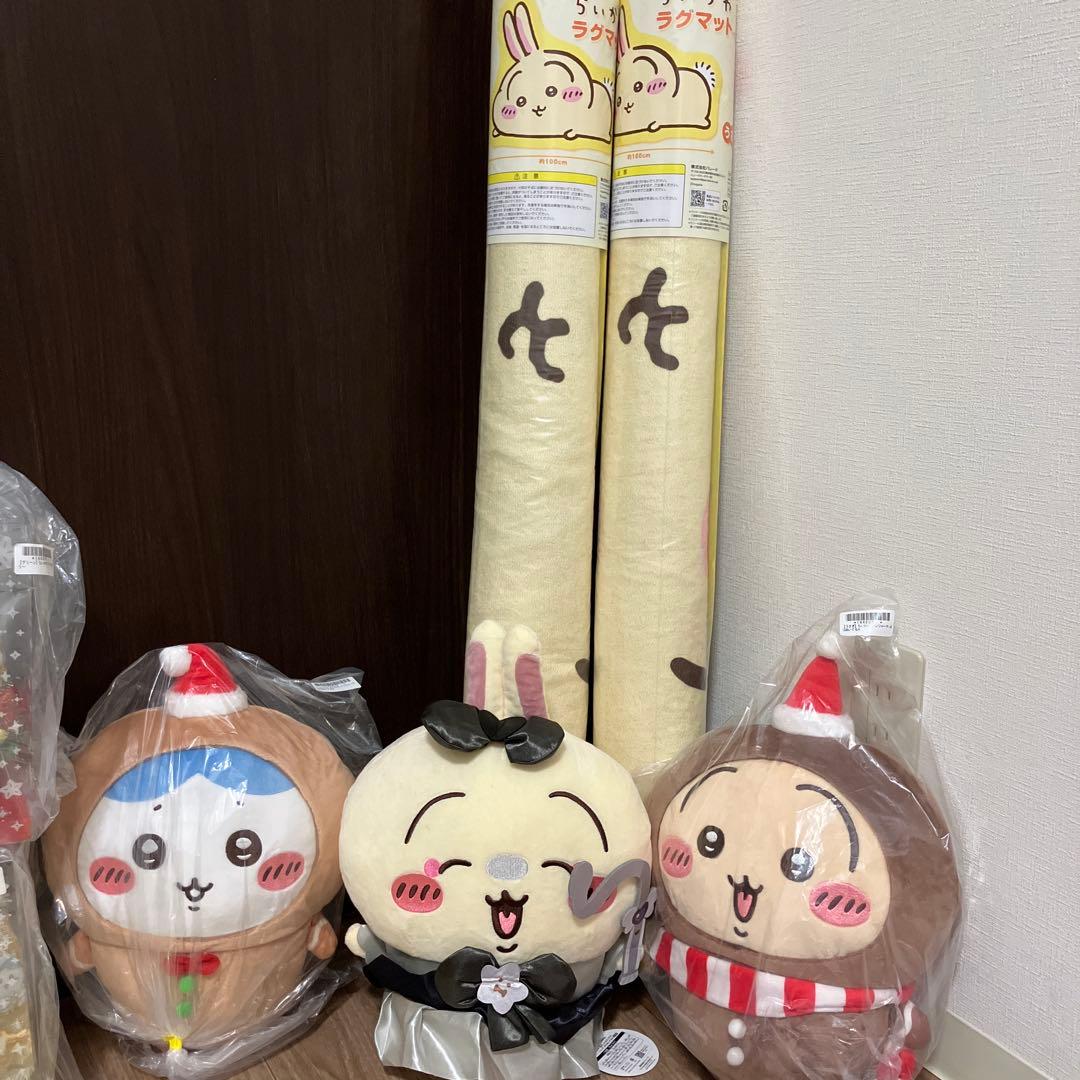 ちいかわ8点セット　ラグマット2、レジカゴバック2、クリスマスツリー2、ぬい2