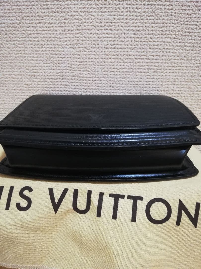 ルイ ヴィトン Louis Vuitton エピ ティルシット　ノワール