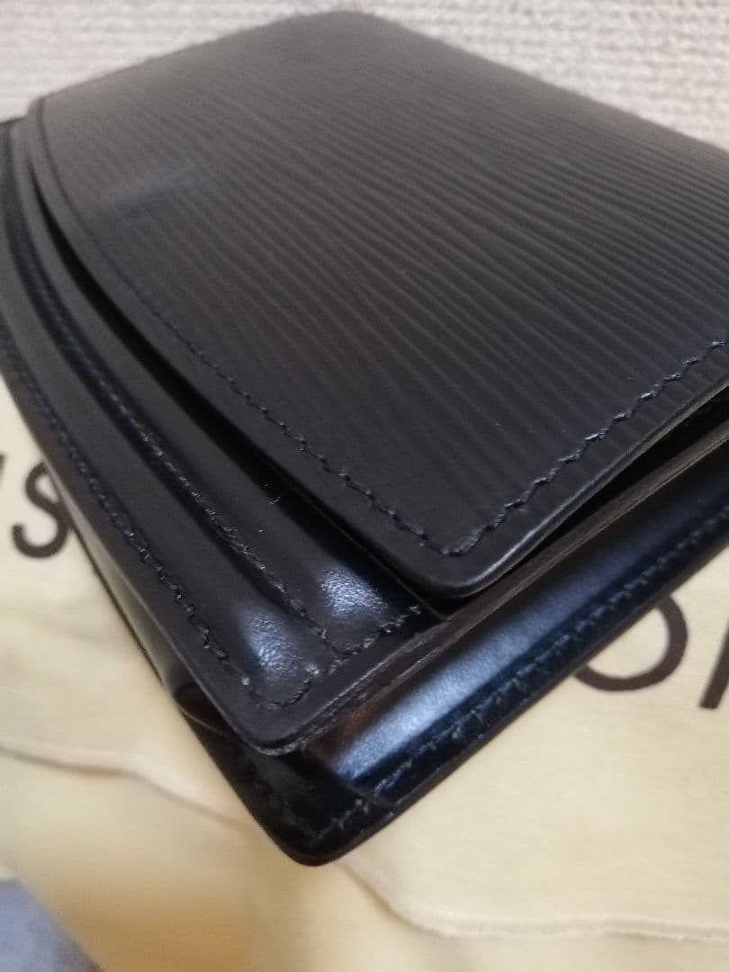 ルイ ヴィトン Louis Vuitton エピ ティルシット　ノワール