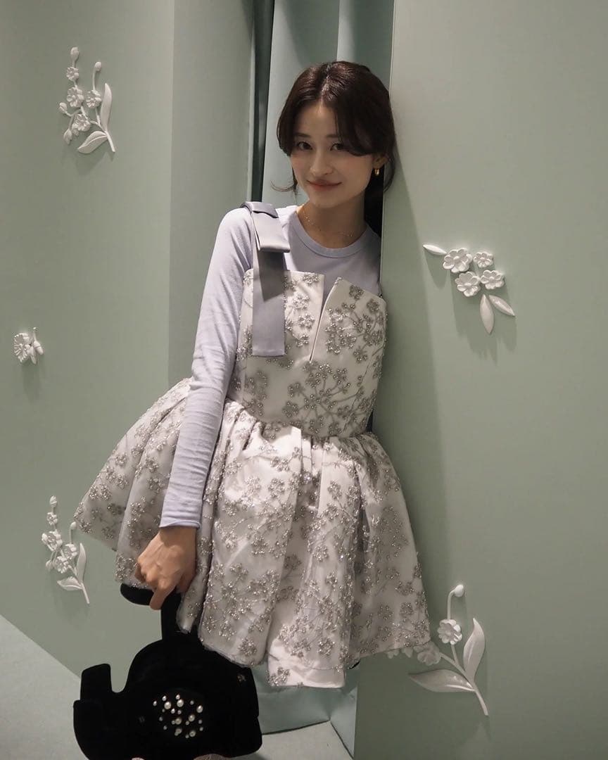 （正規品）Bibiy.（ビビィ）　QUINN EMBROIDERY TOP