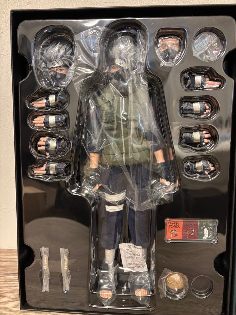 RocketToys はたけカカシ 1/6 フィギュア