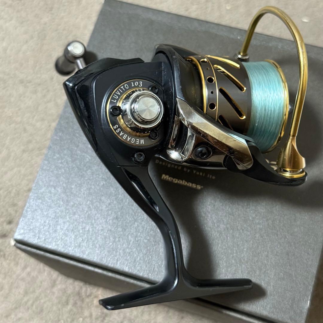 Megabass LUVITO 103 スピニングリール