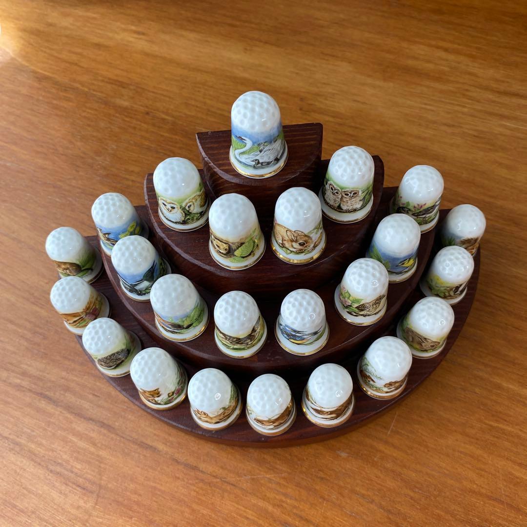 英国　イギリス　オークリーチャイナ　動物イラストの指貫　24個セット　スタンド付