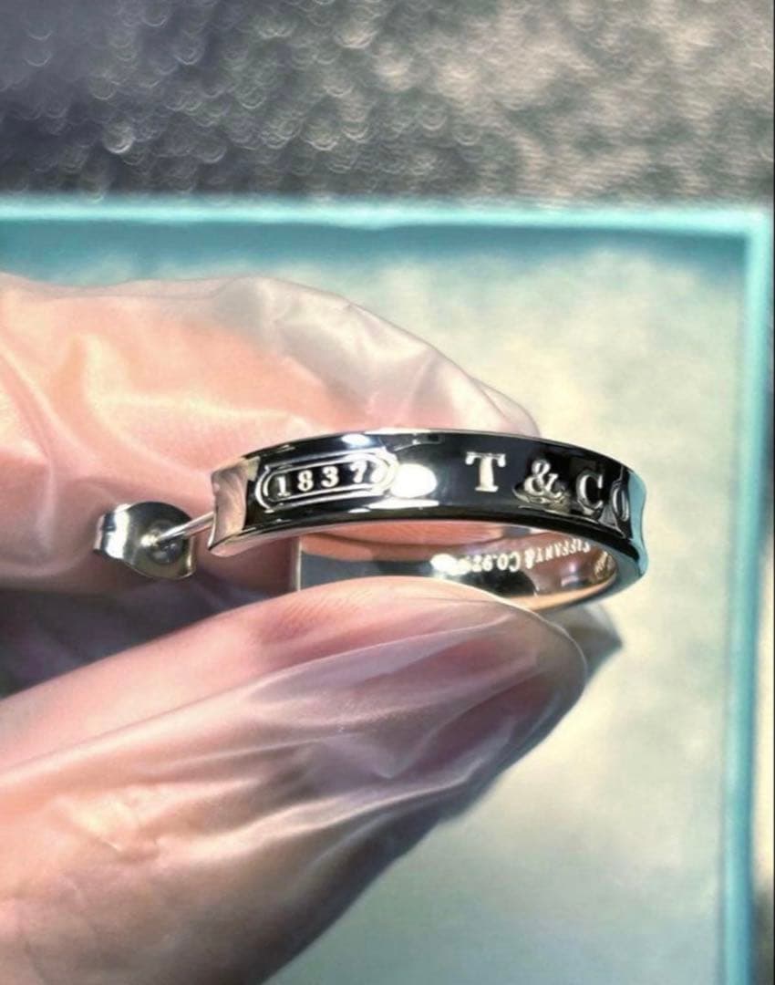 Tiffany & Co. シルバー フープピアス