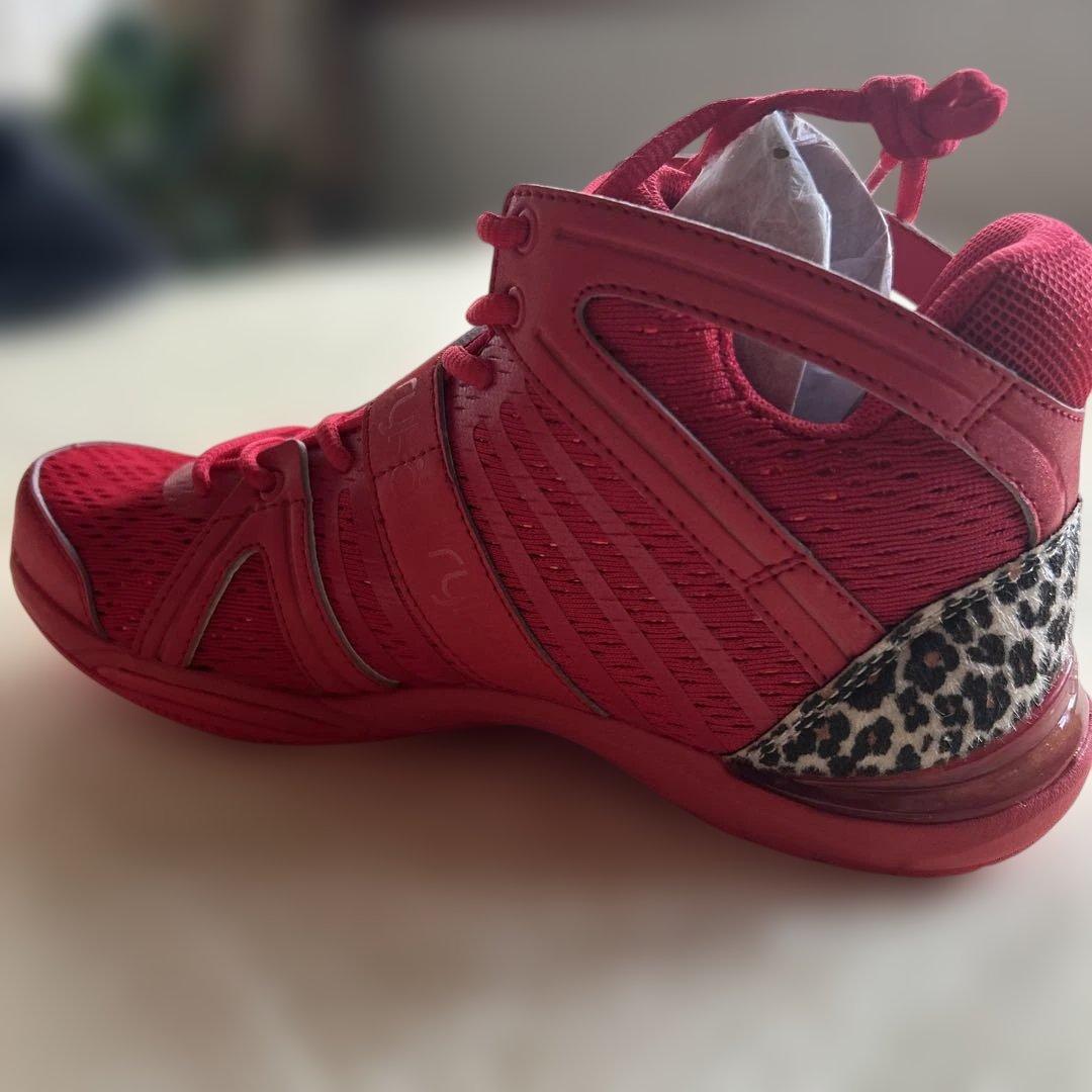 「新品未使用」ryka シューズ 赤&レパード　23センチ