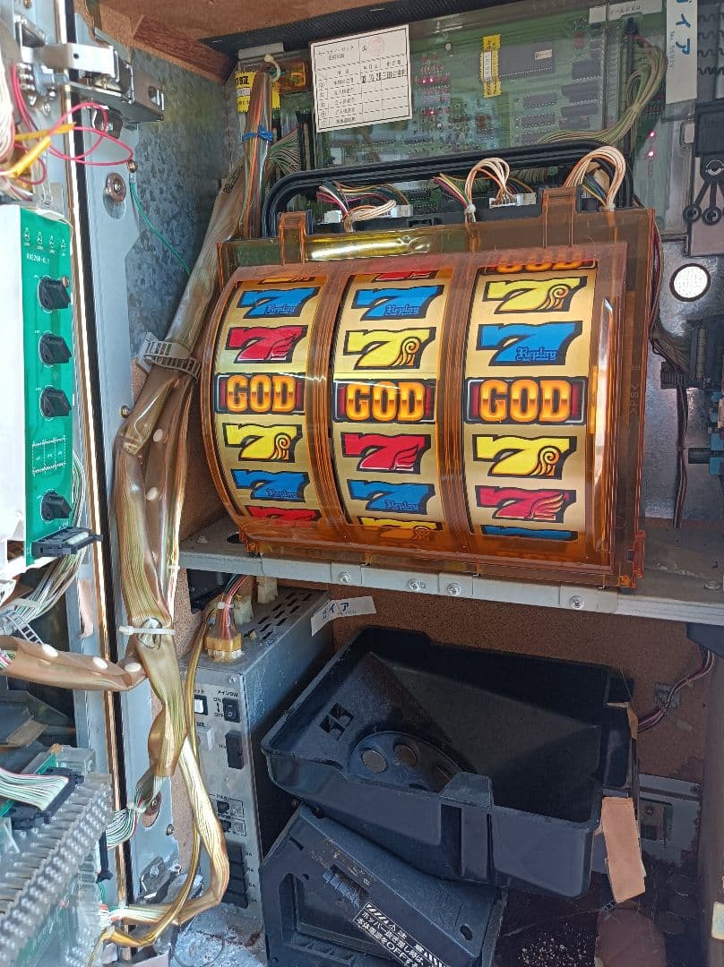 激レア　初代ミリオンゴッド　　後継機種　ゴールドXR　パチスロ実機
