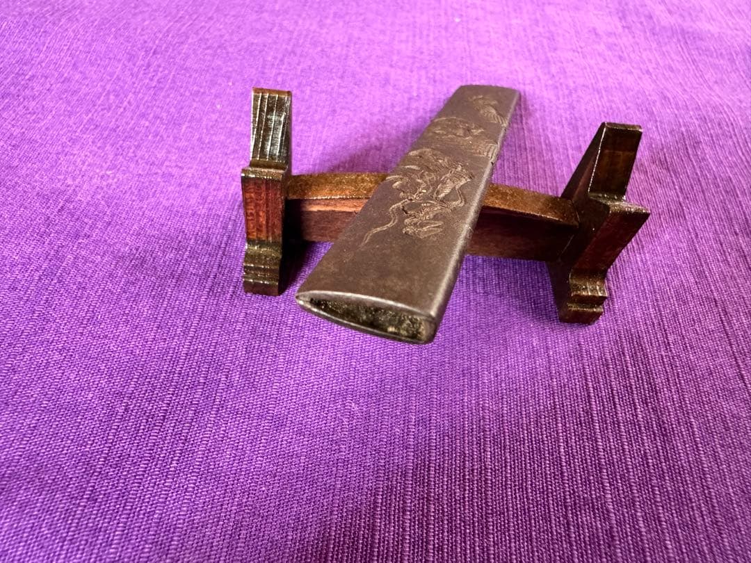 成龍軒栄寿　最高峰品　鉄地龍図小柄　特保確実　真作保証（日本刀装具笄鍔鐔目貫小刀