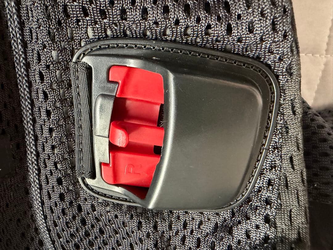 【極美品】ベビービョルン ワンカイエアーメッシュ ブラック 試着のみ 新生児OK