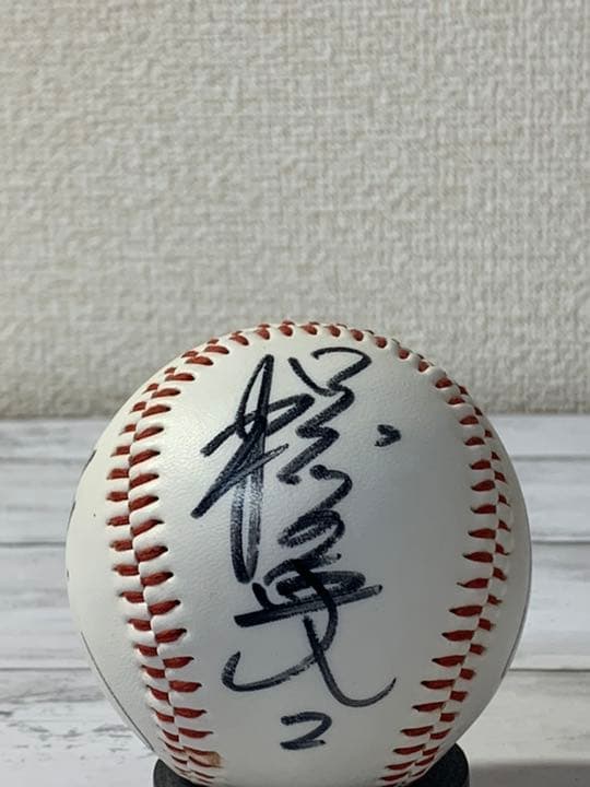 往年の読売巨人軍スター選手の直筆サインボールと色紙です