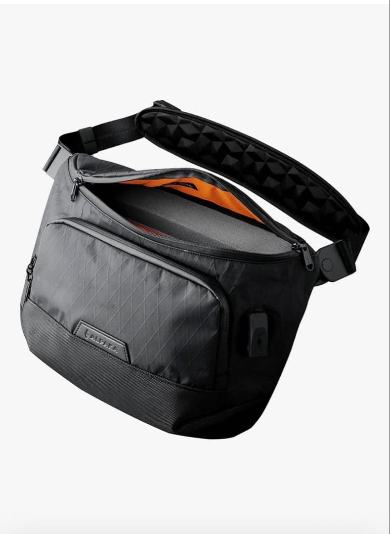 美品！ALPAKAアルパカ　メッセンジャーバッグ　PC収納可