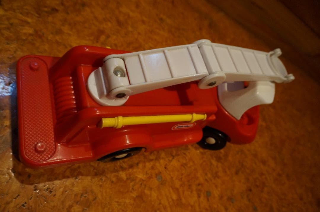 リトルタイクス　消防車