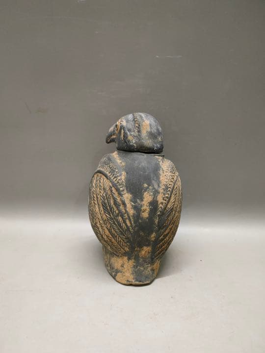 匿名配送❣️前漢　黒陶鴟鴞形壺 みみずく俑 陶芸　骨董品　美術品　陶器