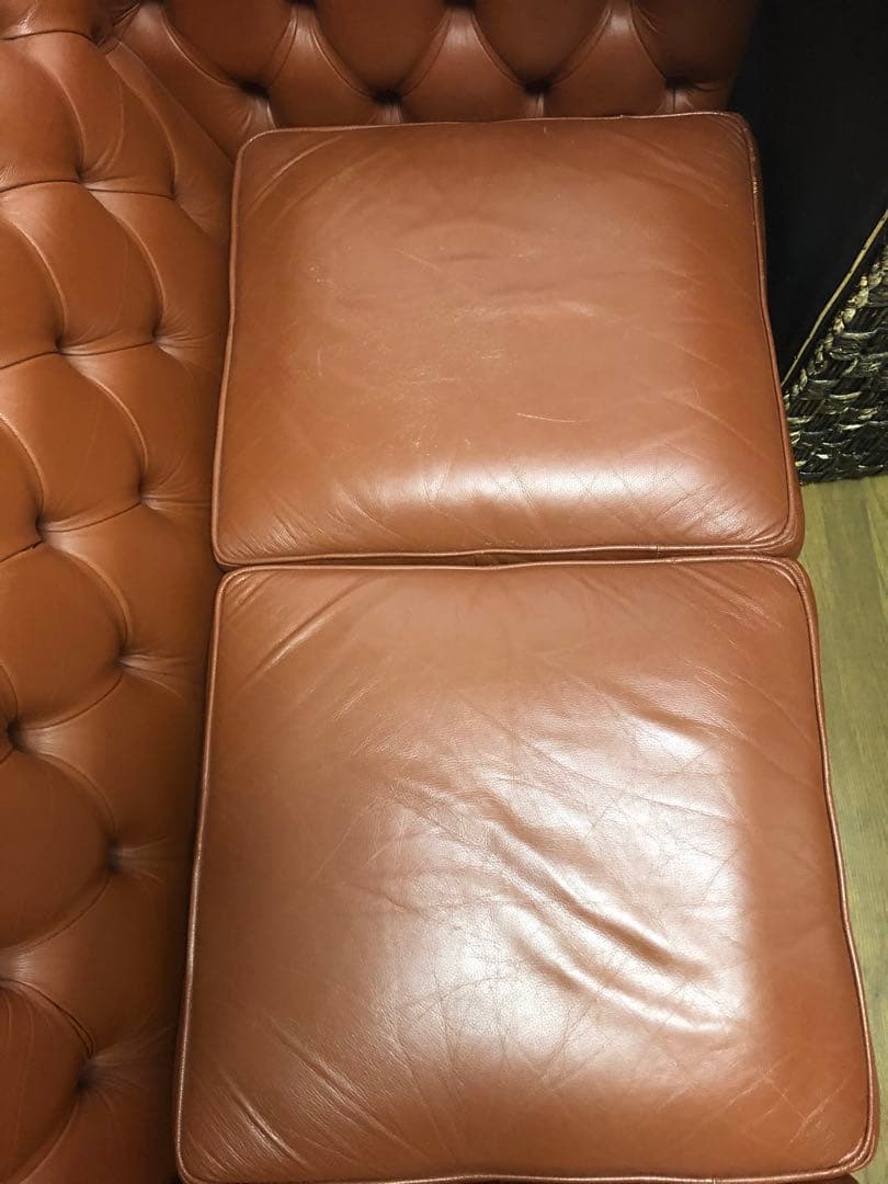 チェスターフィールド♦️高級 鋲打ち 3人掛け ソファ♦️英国風 キャメル♦️ 着払い