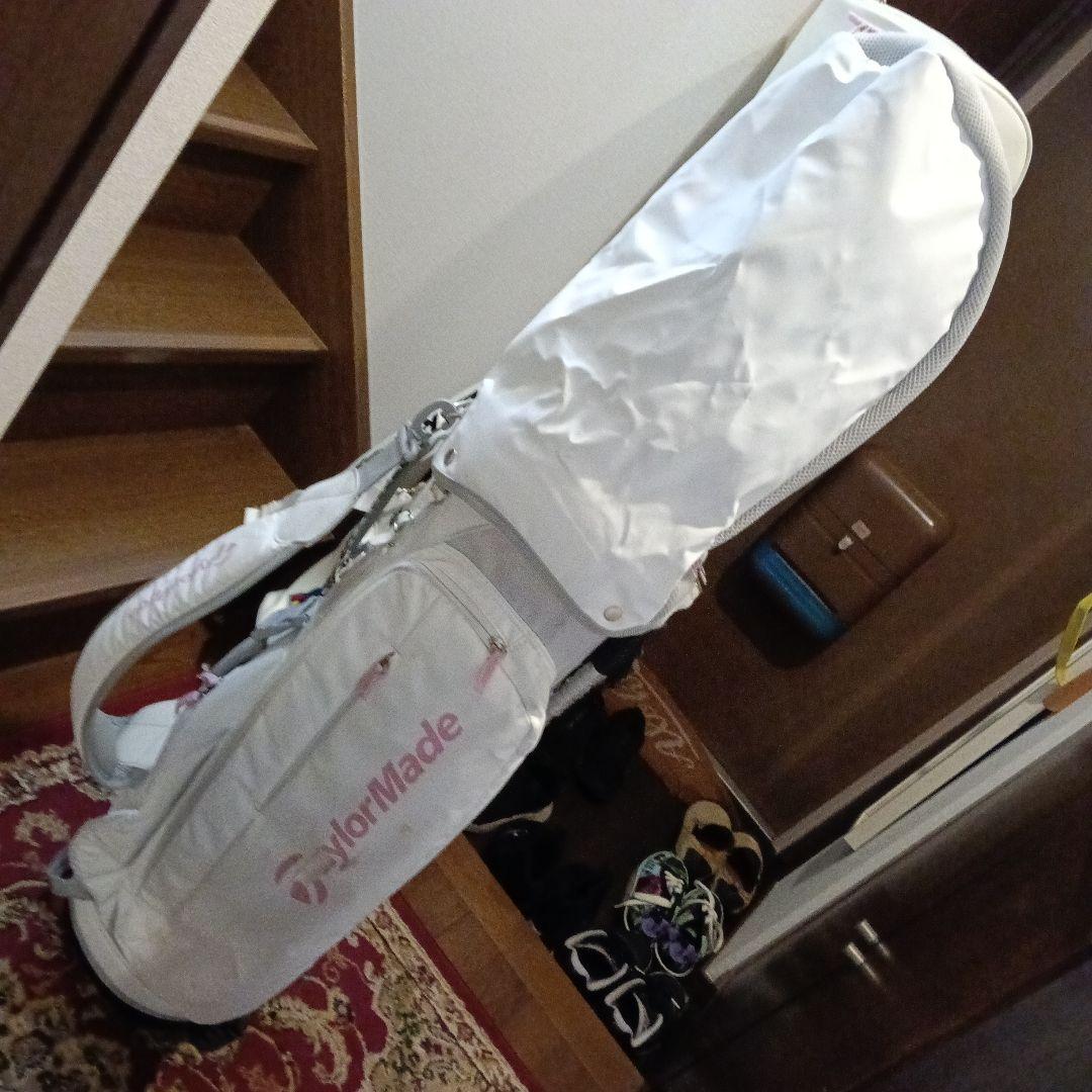 テーラメイドレディース軽量スタンド式キャディバック白