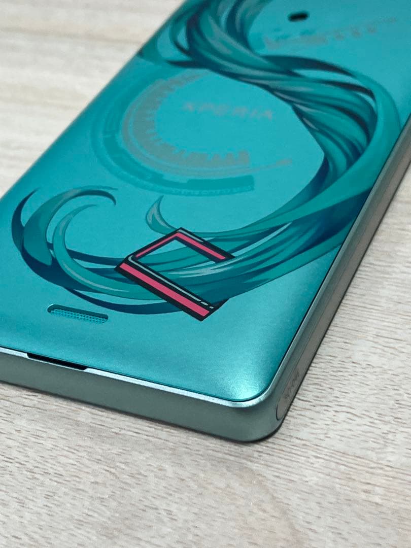 Xperia feat. 初音ミク SO-04E