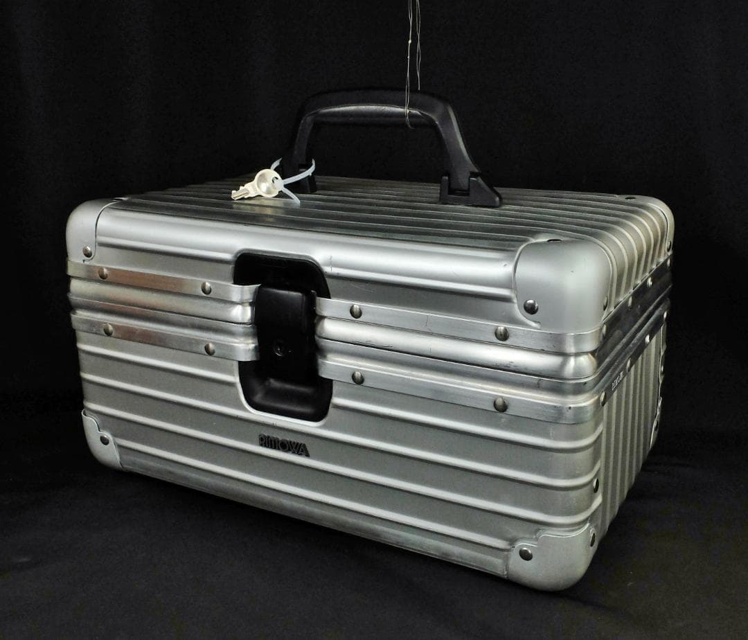 リモワ 廃番956.38『Savannah』アルミ・ビューティケース 鍵付・安全