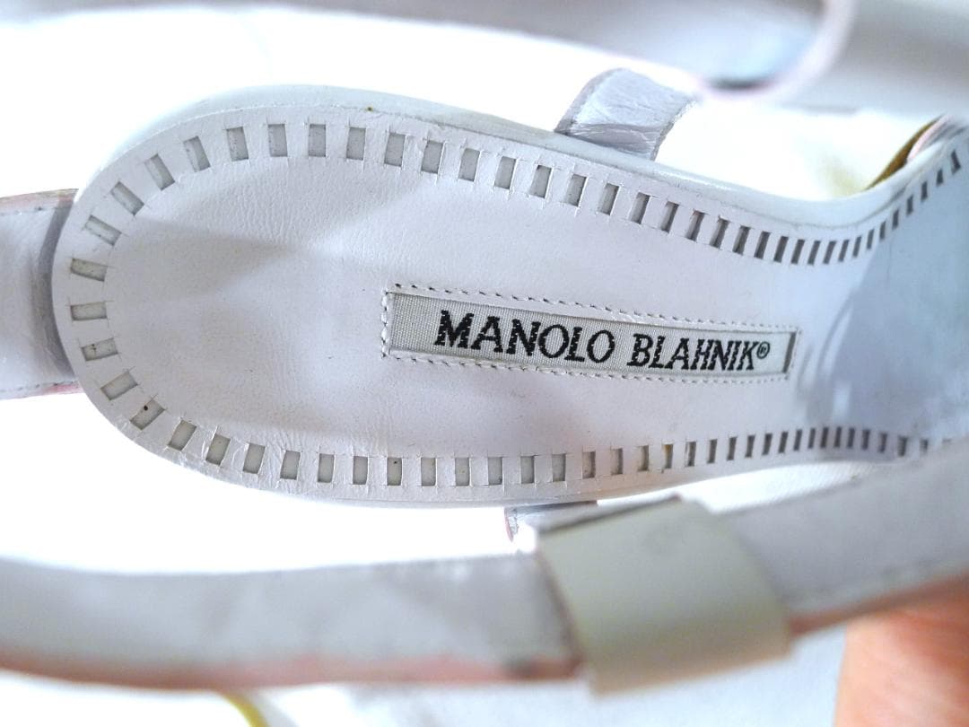【マノロブラニク】ホワイト＆PINKカラーミュールパンプス美品 23㎝