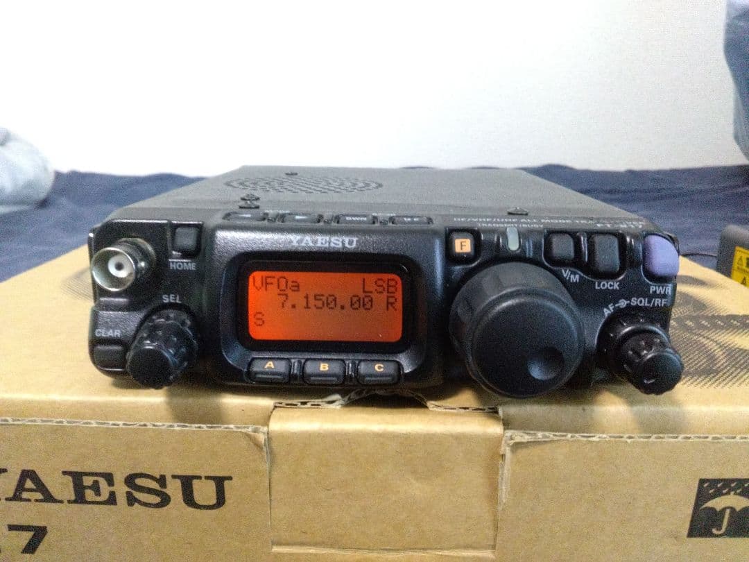 トランシーバー YAESU FT-817