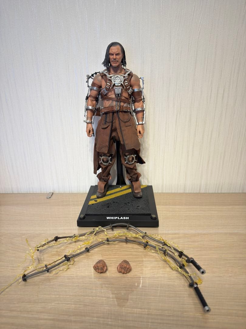 ホットトイズ hottoys ウィップラッシュWHIPLASH 2.0