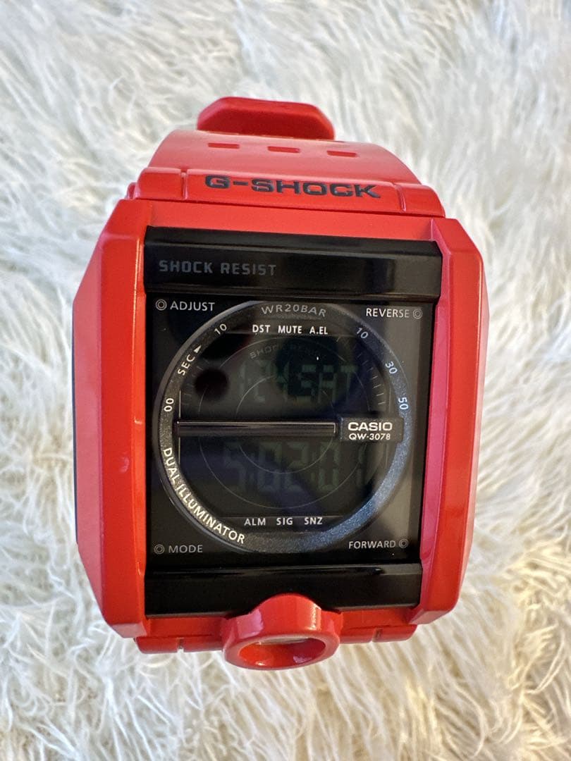 美品 生産終了 人気モデル G-SHOCK G-8100 レッド 廃盤品