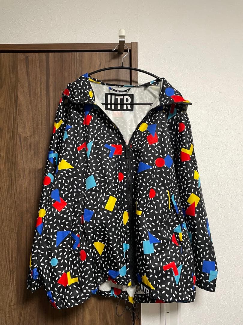 llTR 女性用ウィンドブレーカー