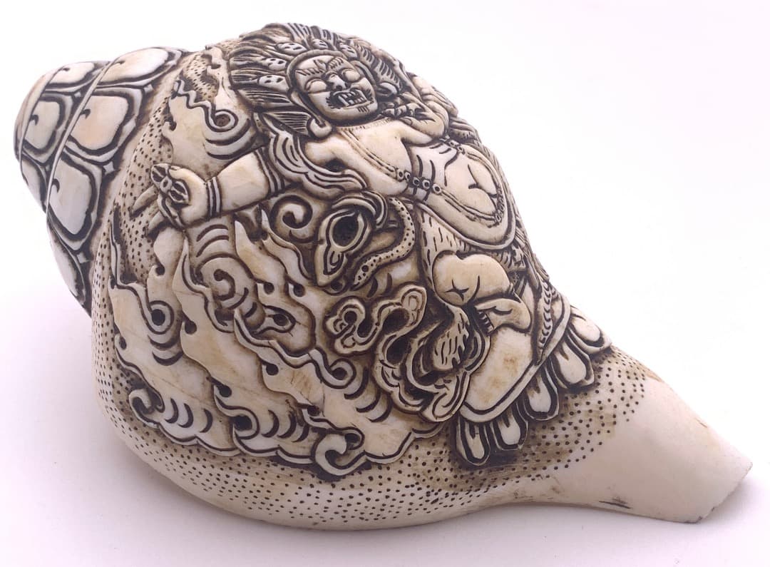 ◆チベット密教法具　法螺貝（シャンカ）ヴァジュラ・パーニ（金剛手）