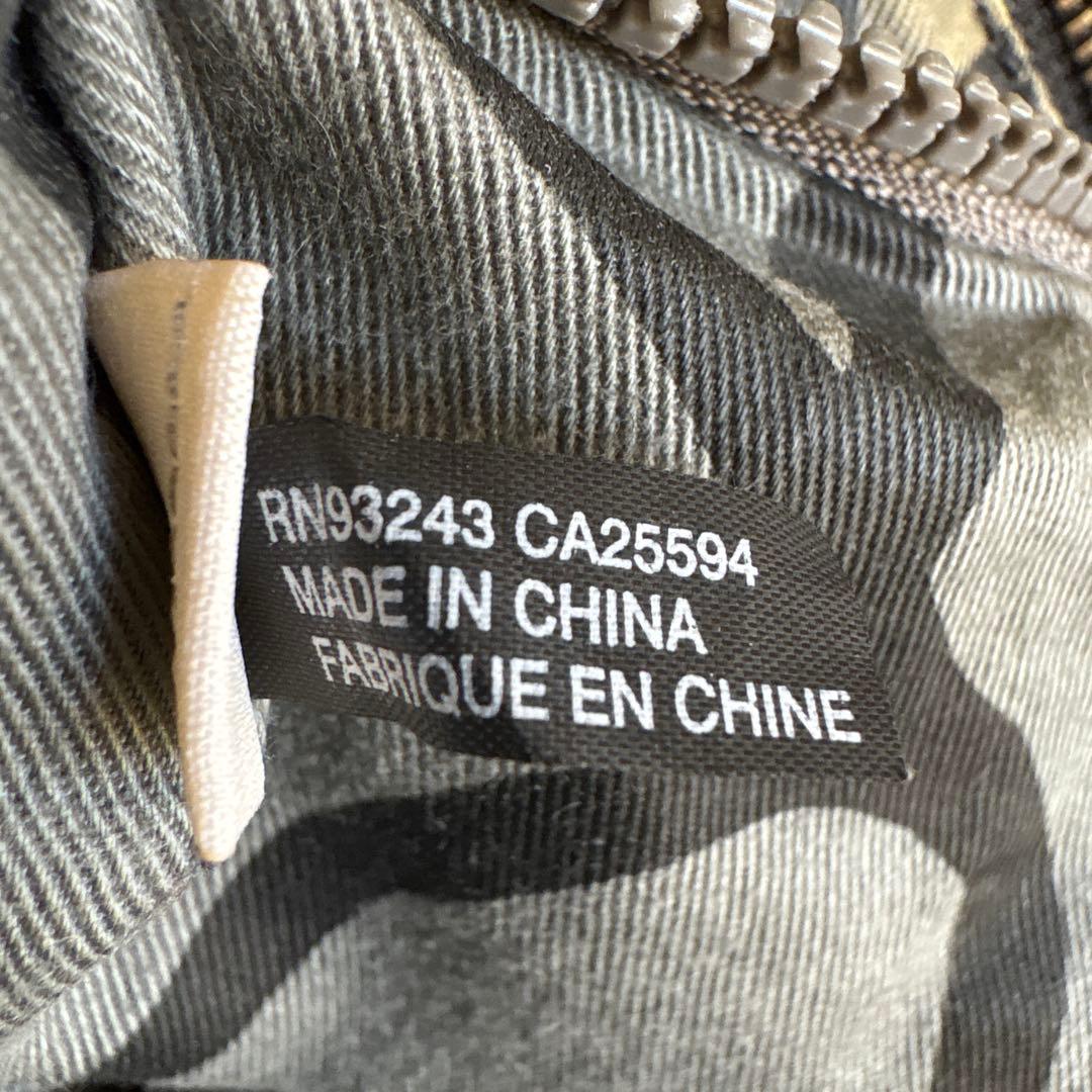 DIESEL ハンドバック トートバック　 メタルロゴ　黒