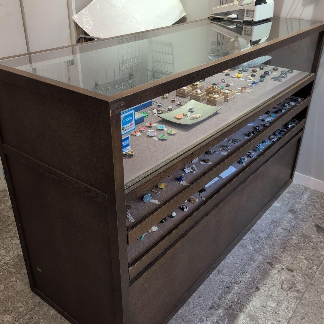 ショーケース　レジカウンター　ジュエリー　店舗　什器　アクセサリー