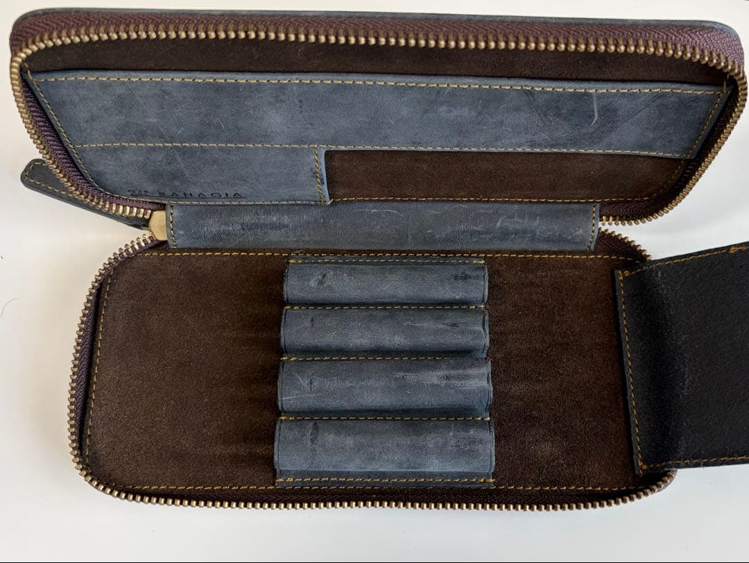 バハギア ペンケース ラウンドジップ型 クレイジーホース ネイビー 箱無し