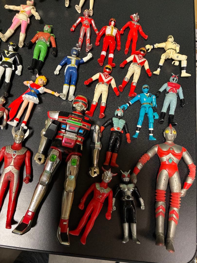 特撮ヒーロー フィギュア3体追加で50体