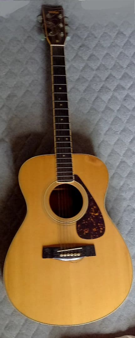 ヤマハ　アコースティックギター　FG-252 ペグ　弦一ヶ所なし